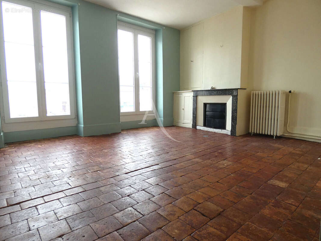 Maison à NEUVILLE-AUX-BOIS