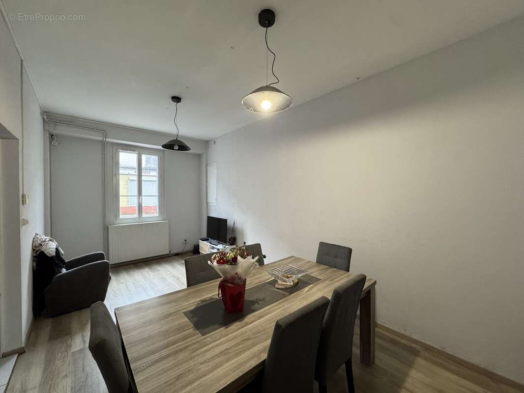 Appartement à CHALAIS