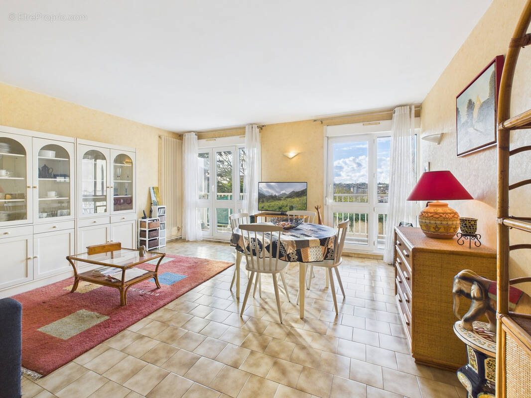 Appartement à CORBEIL-ESSONNES