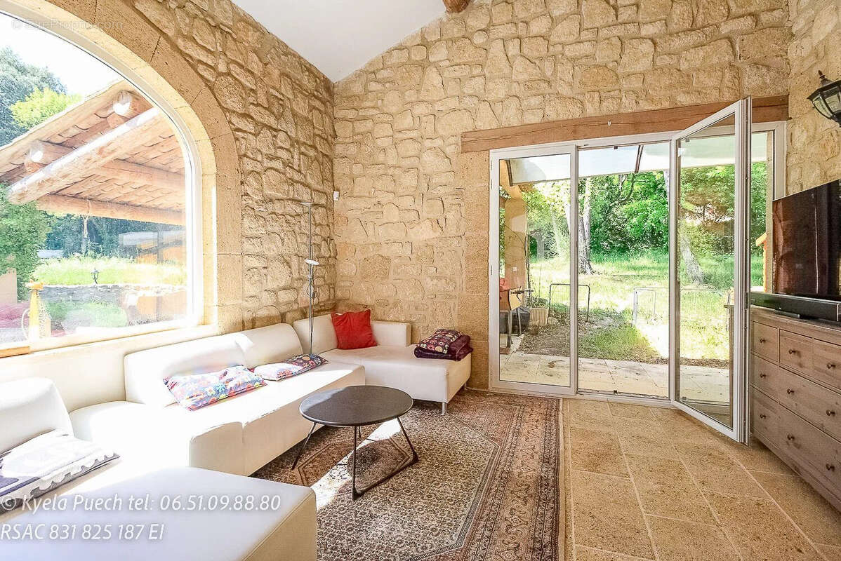 Maison 282 m² à Rognes  - photo 8