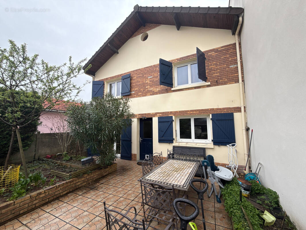 Maison à LE BLANC-MESNIL