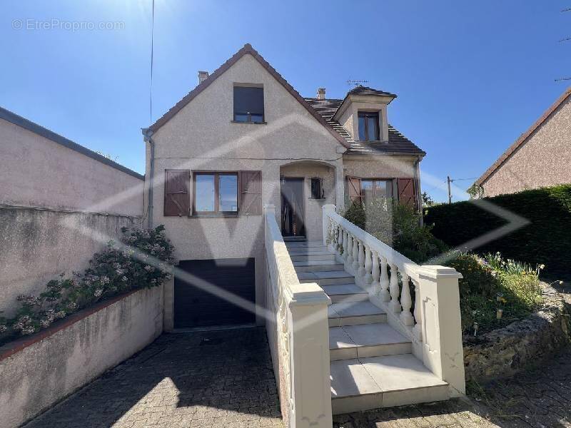 Maison à QUINCY-SOUS-SENART