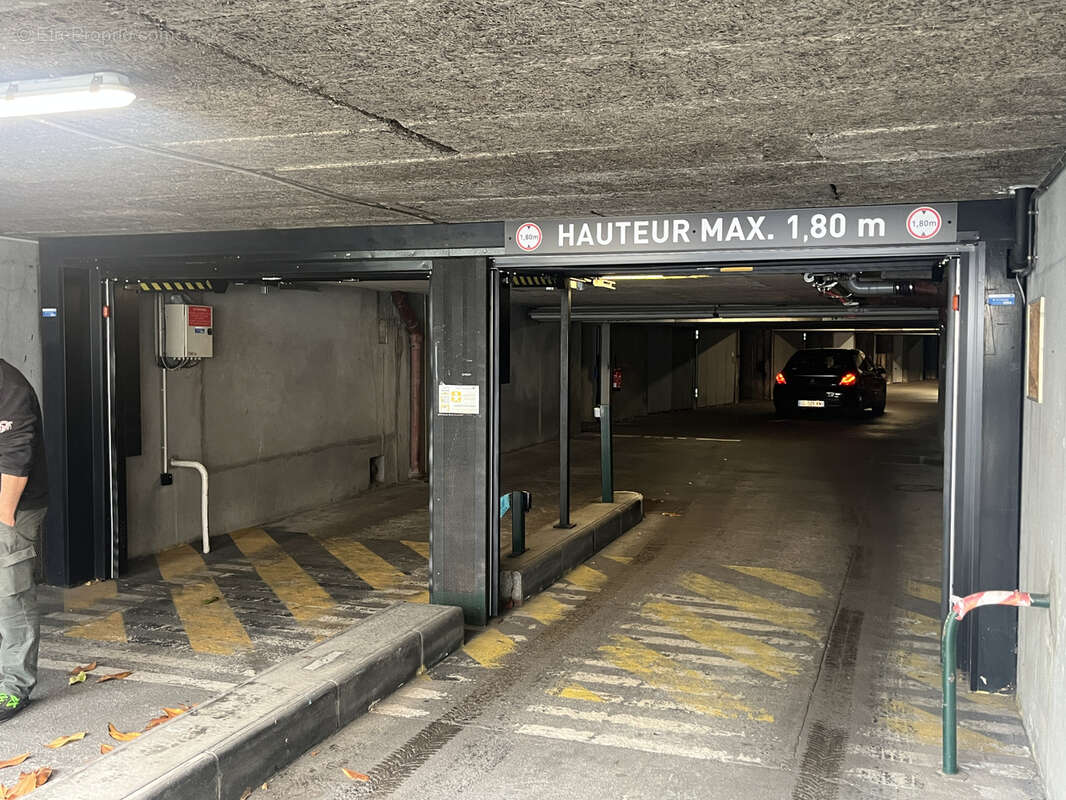 Parking à CHAMALIERES