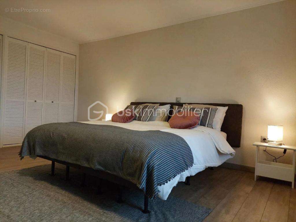 Maison à LUSSAS-ET-NONTRONNEAU