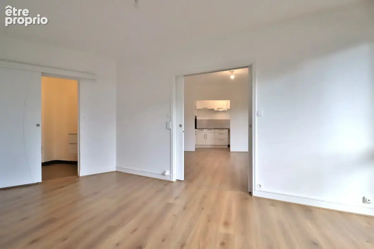 Troyes, Appartement T2, refait à neuf dans résidence pour séniors - photo 6