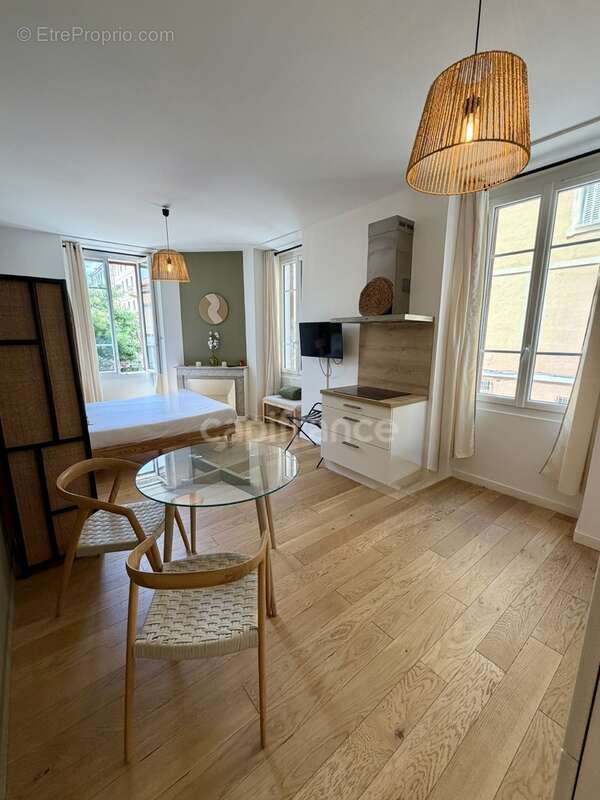 AJACCIO (20), entrée de ville, cours Napoléon , beau et spacieux studio - photo 7