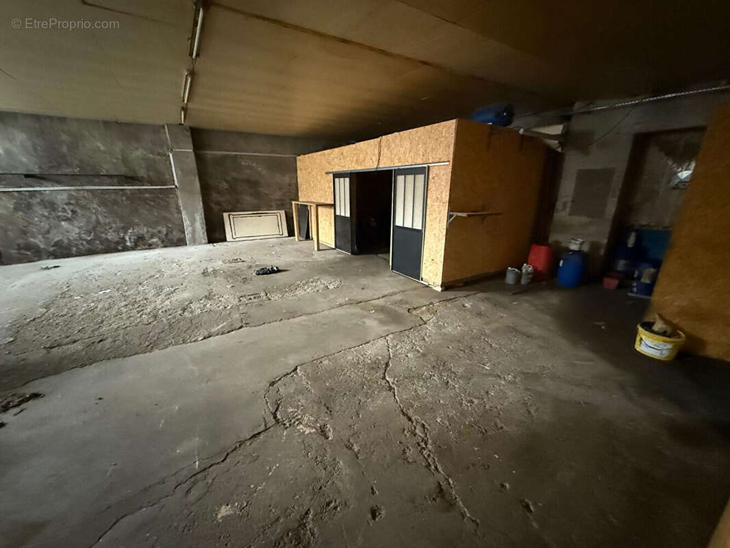 Commerce à MIRECOURT