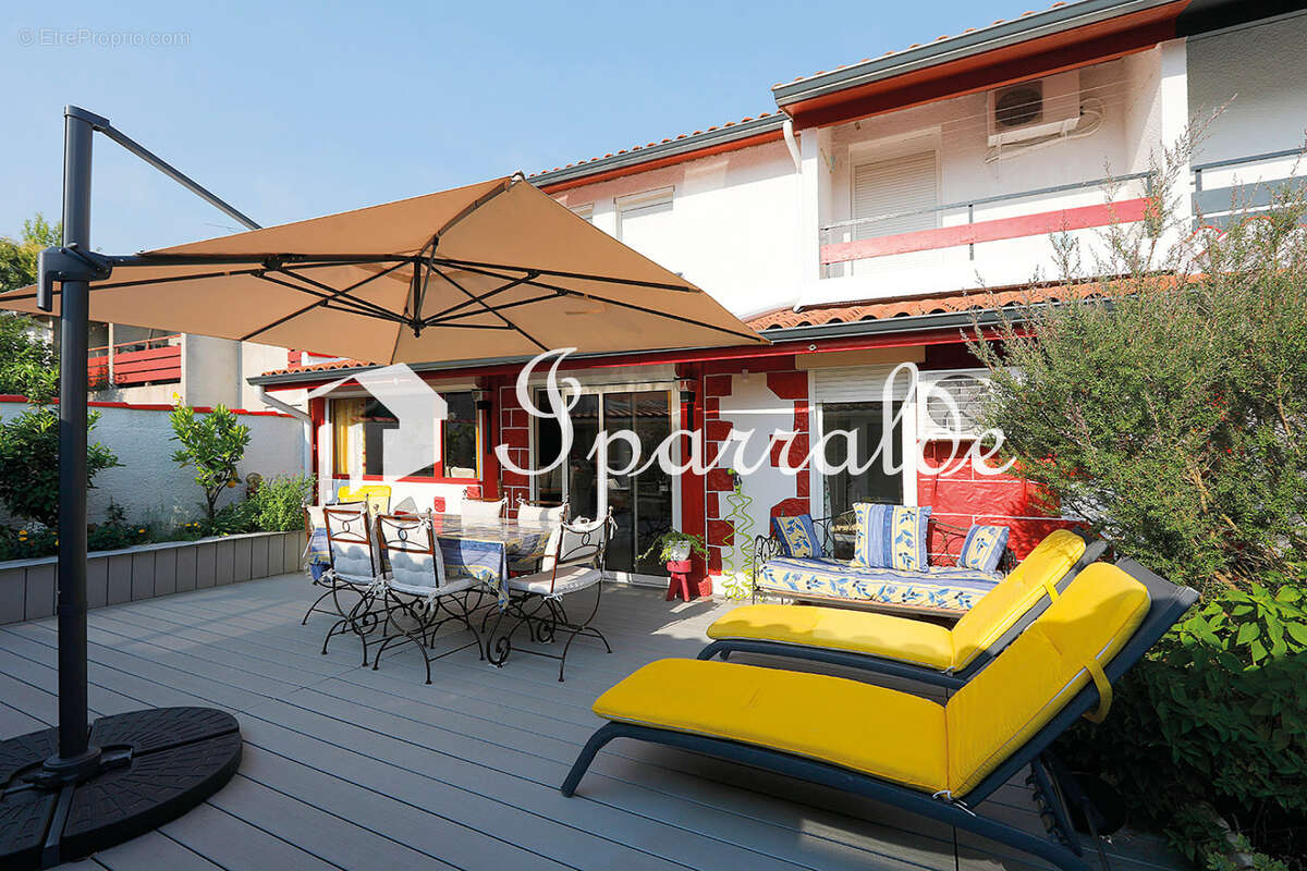 Grande maison familiale F5 lumineuse avec garage, double terrasse et beaux volumes - photo 4