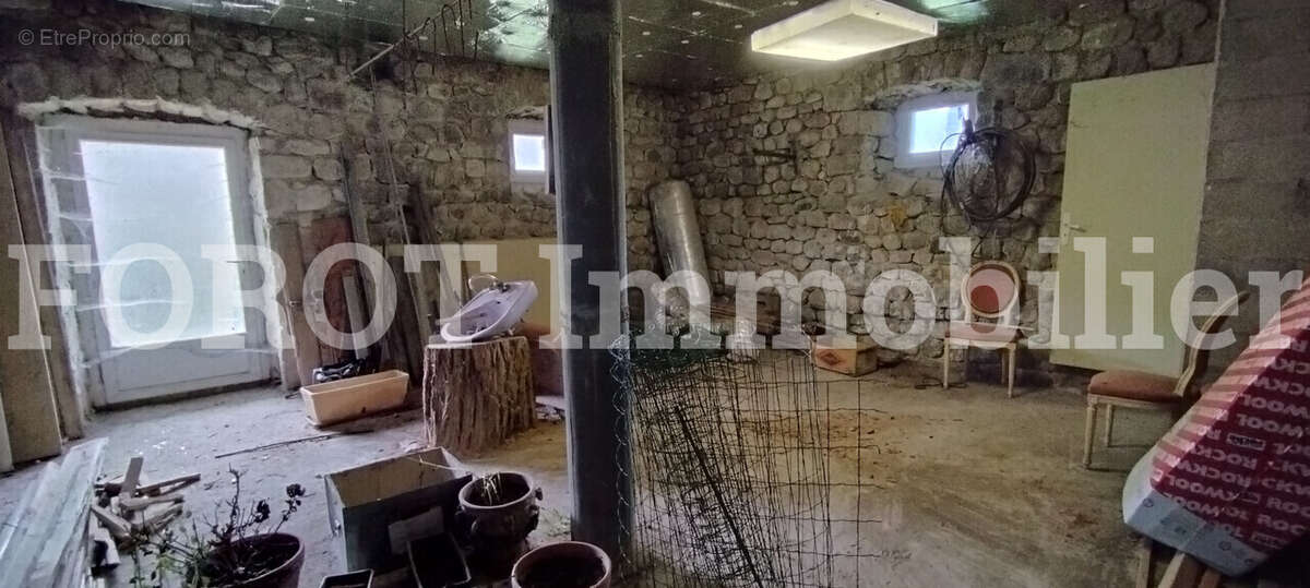 Maison à SAINT-MARTIN-DE-VALAMAS