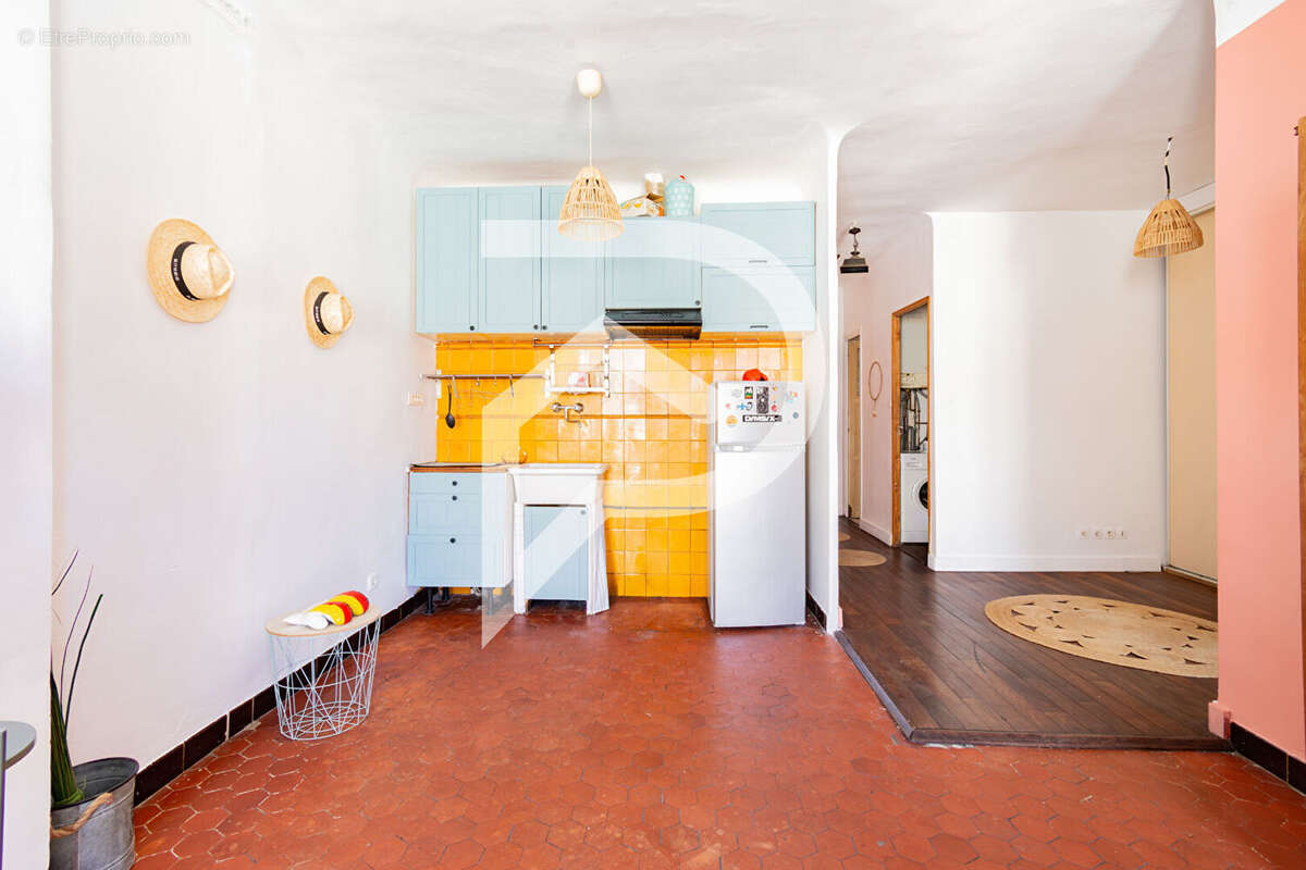 Appartement à MARSEILLE-2E