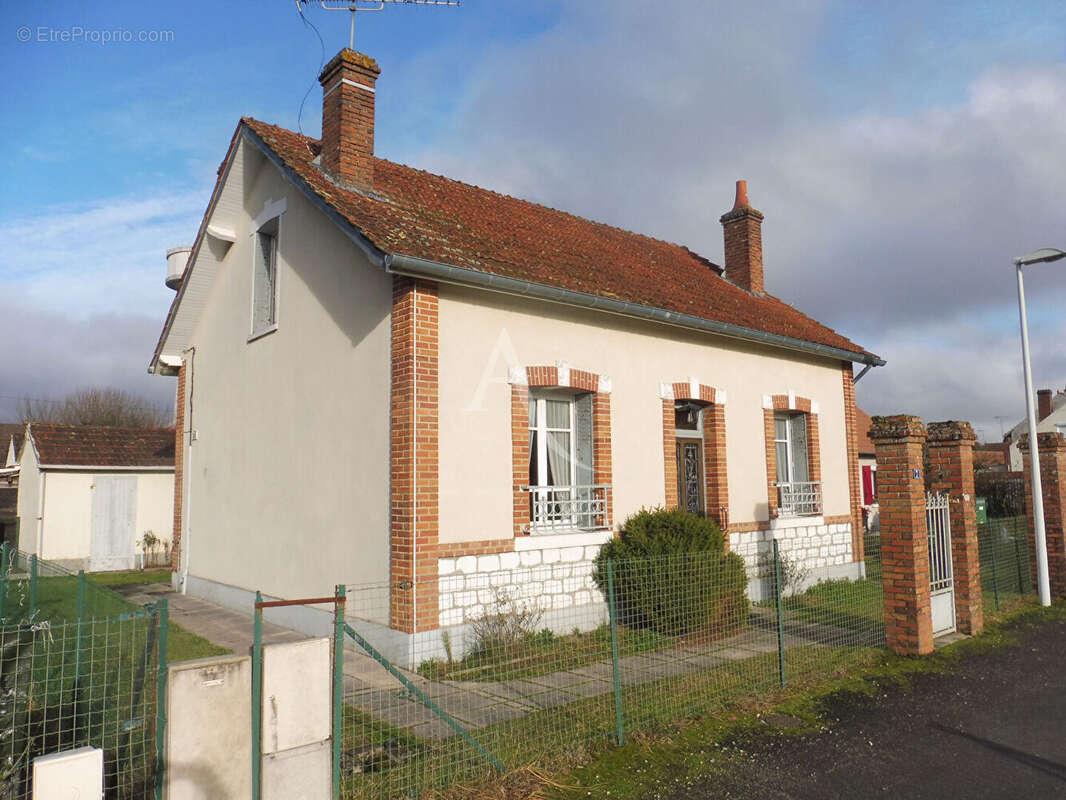 Maison à LAMOTTE-BEUVRON