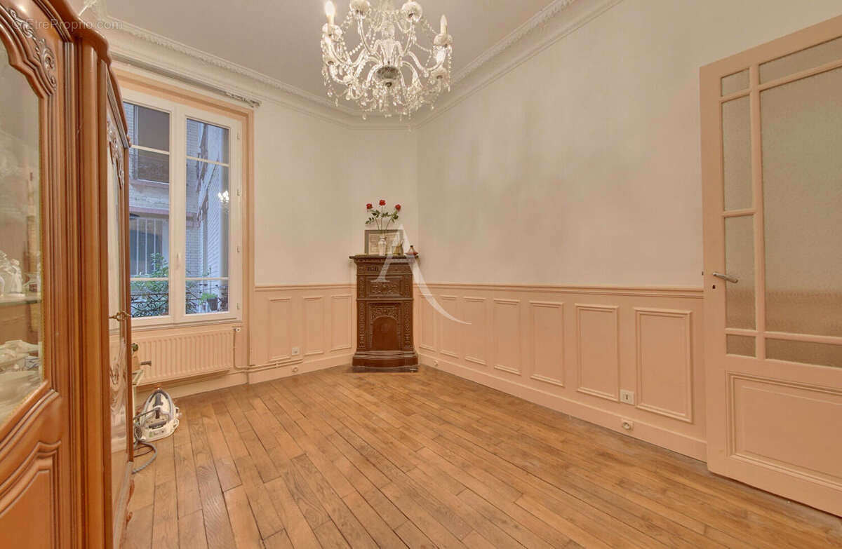 Appartement à PARIS-15E