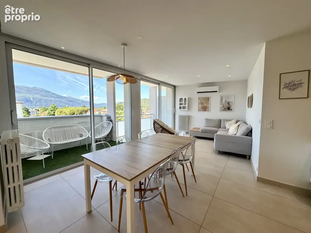 Appartement T4 lumineux avec balcon, cave et garage - Vue montagne - photo 10