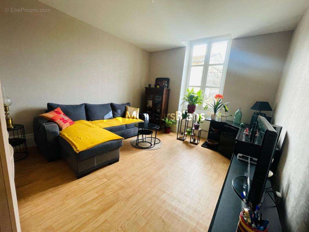 Appartement à SAINT-DONAT-SUR-L&#039;HERBASSE