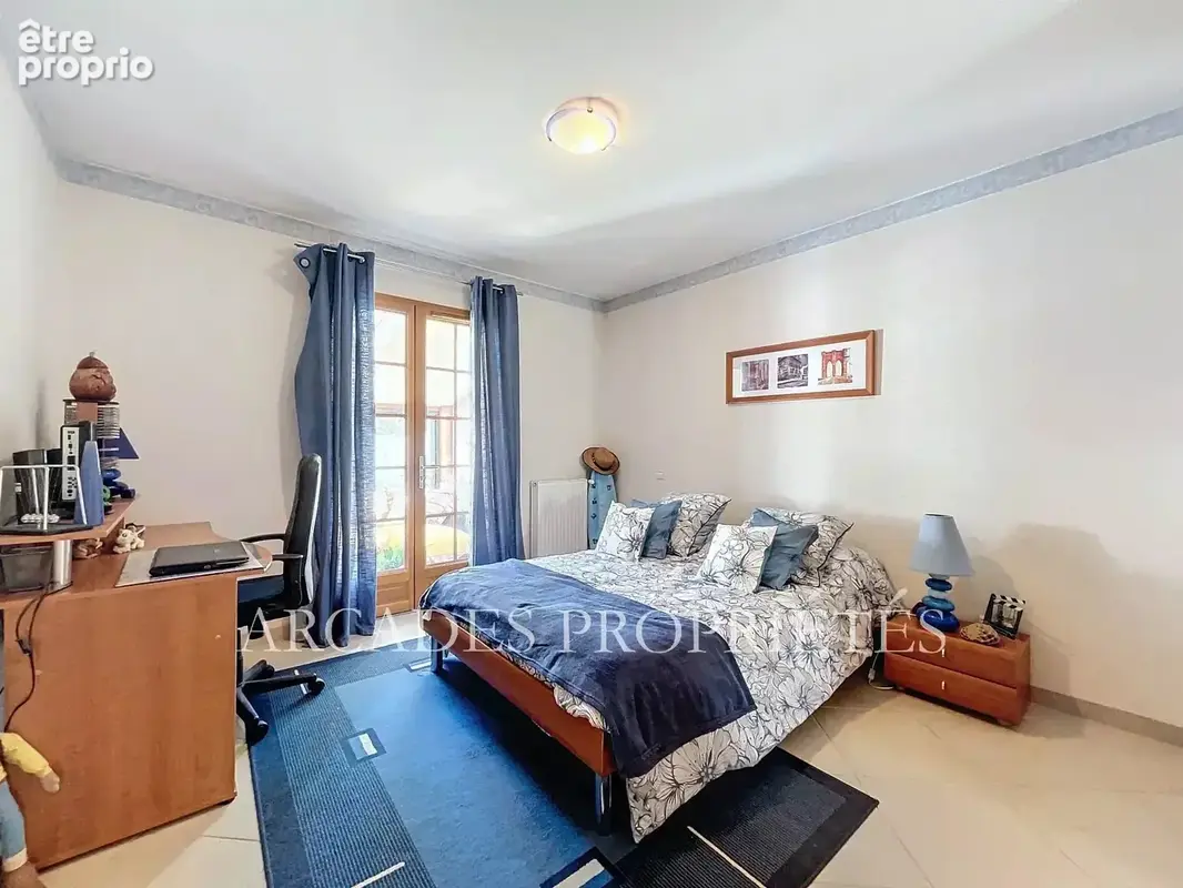 Élégante maison familiale avec piscine au cœur de bègle - photo 8