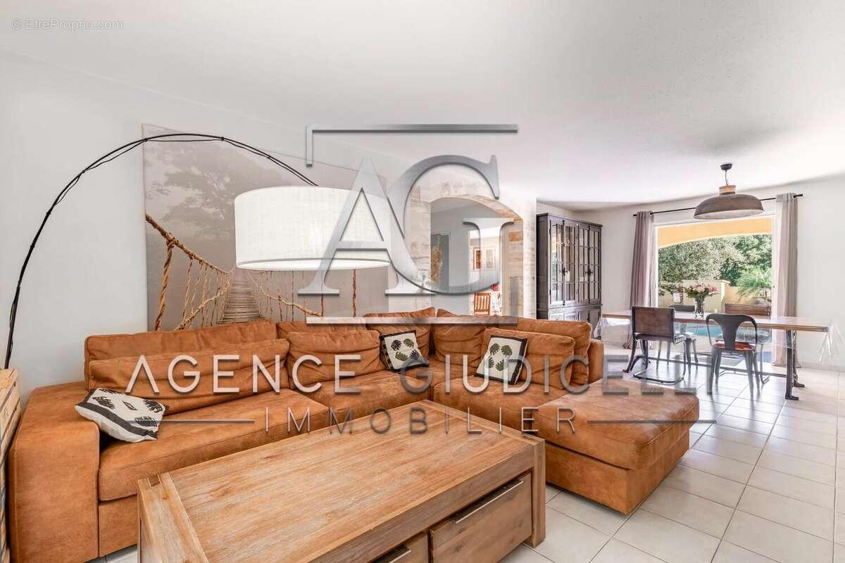 Maison à PRUNELLI-DI-FIUMORBO