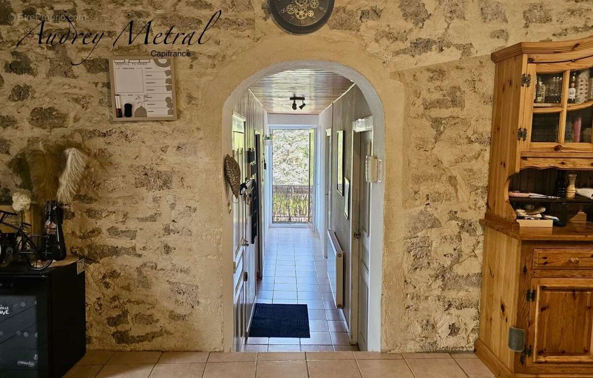 Appartement T4 d'env. 98m2 habitable à vendre à Serrières-en-Chautagne - photo 6
