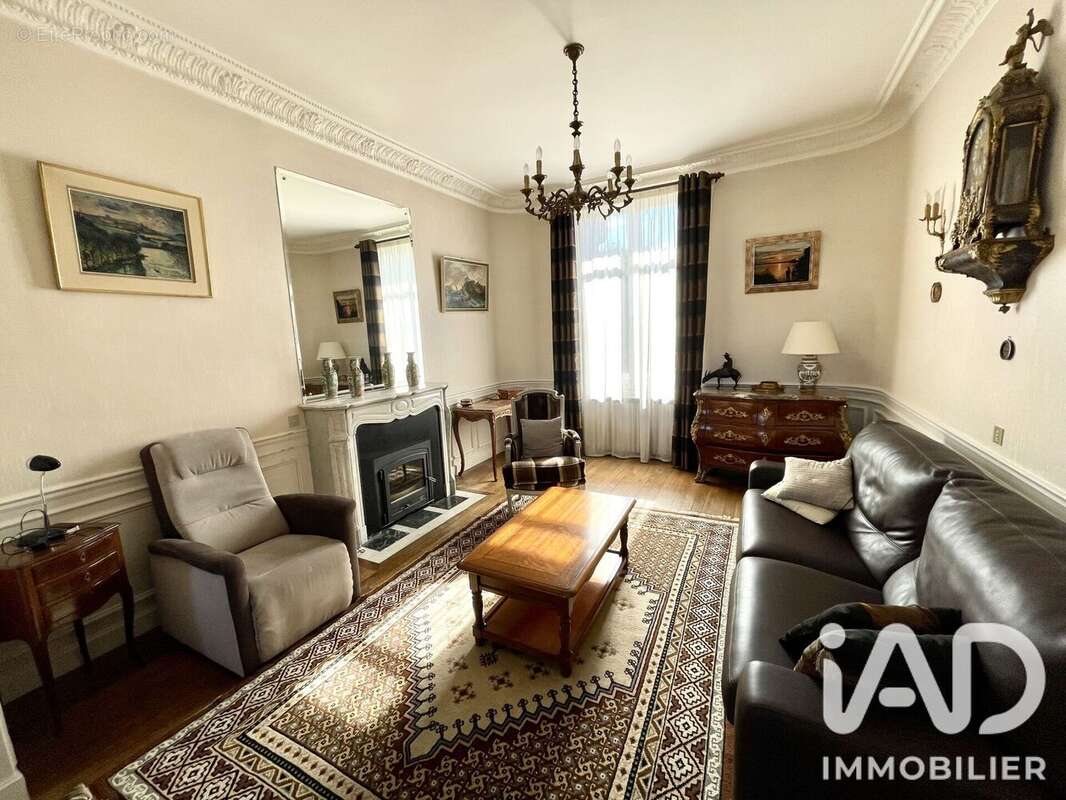 Maison 208 m² à Langres  - photo 4