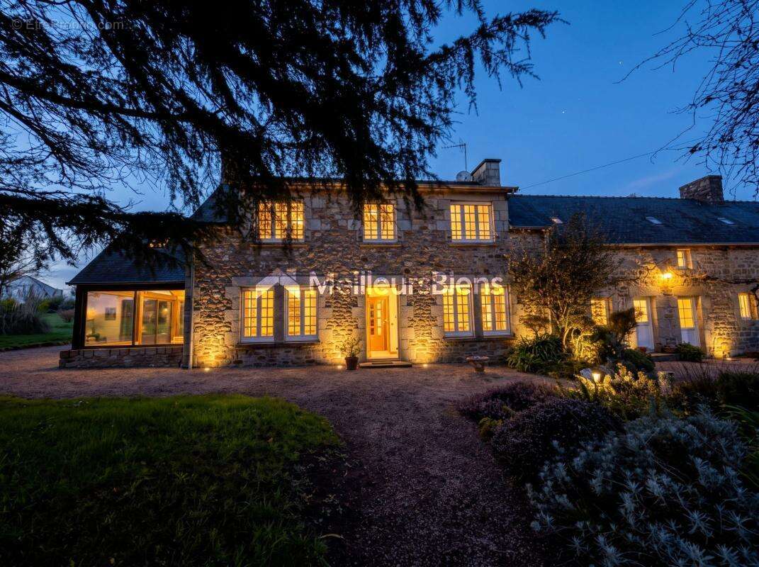 Maison à PLOUAGAT