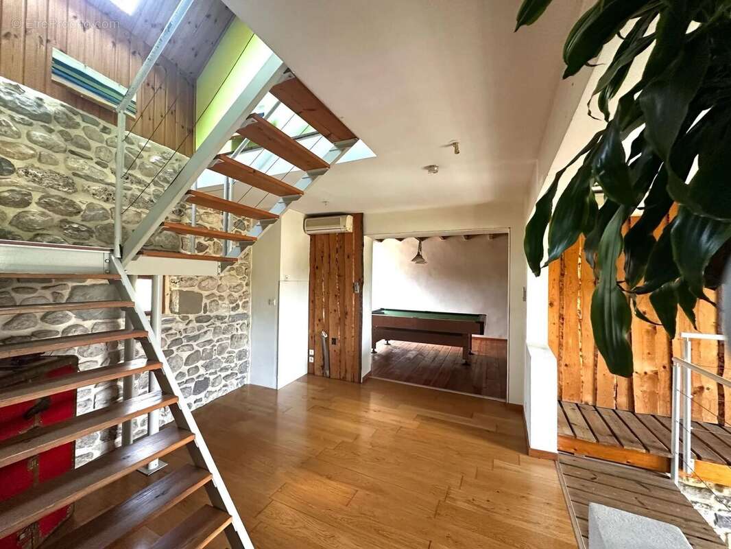 Maison 226 m² à Montcel  - photo 11