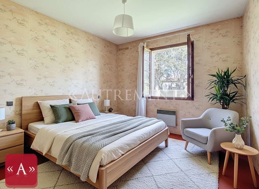 Maison à SAINT-SULPICE