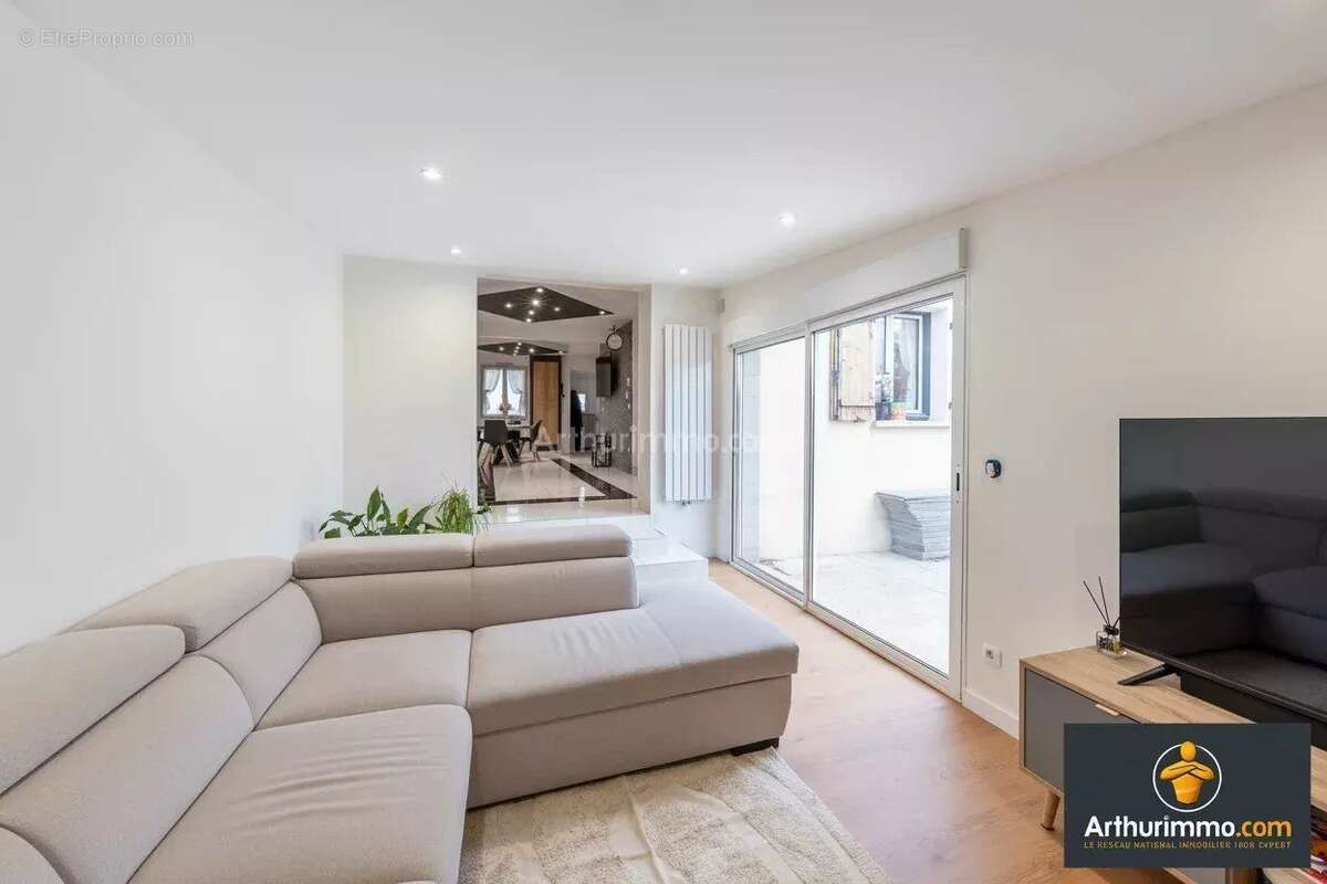 Maison à SAINT-FARGEAU-PONTHIERRY