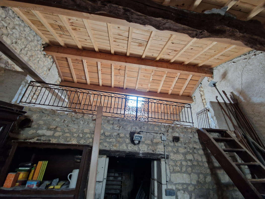 Maison à SAINT-GEORGES-DES-AGOUTS