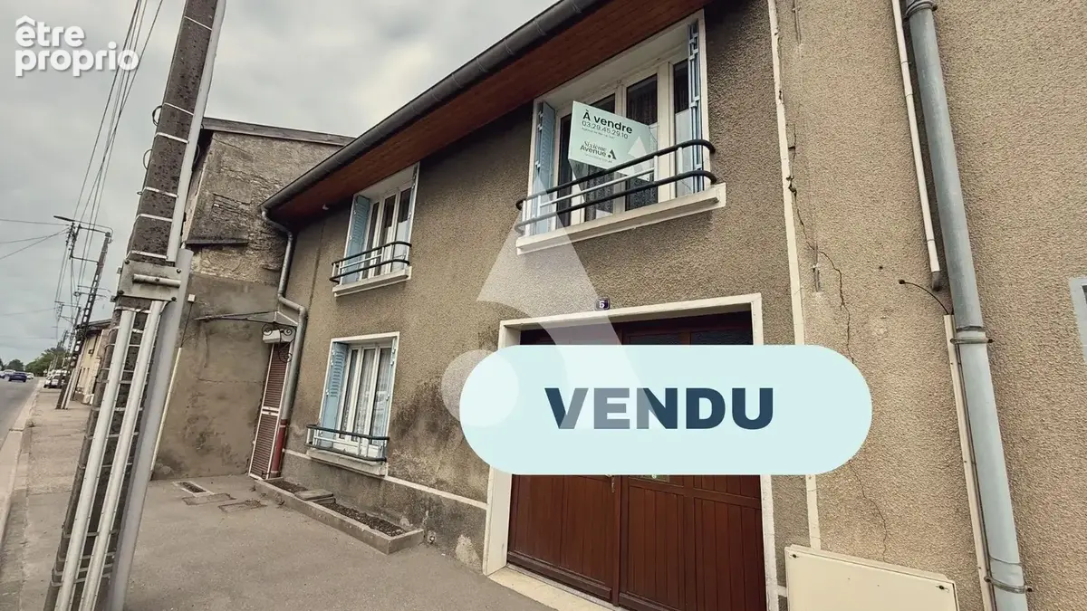 Maison à VELAINES