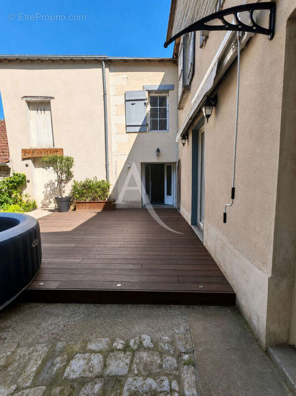 Maison à LES MONTILS
