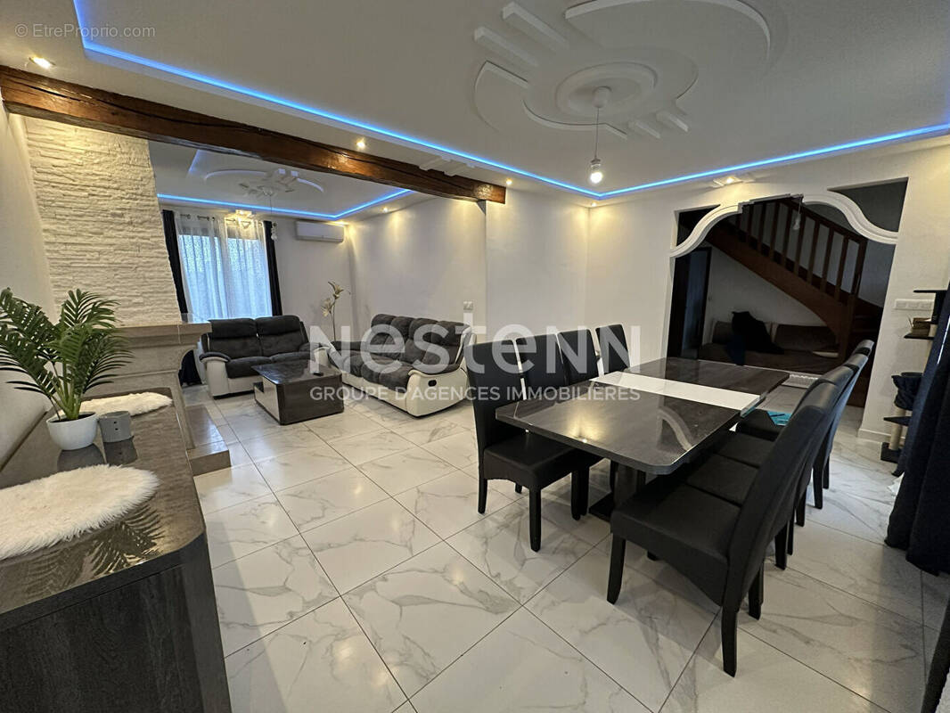 Maison à LA CHAPELLE-VENDOMOISE