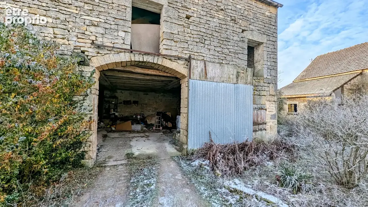En bourgogne, dans le département de l'yonne, maison ancienne de caractere  avec dependances et terrain - photo 13