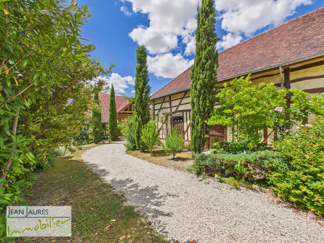 Maison à SAINT-BENOIT-SUR-SEINE