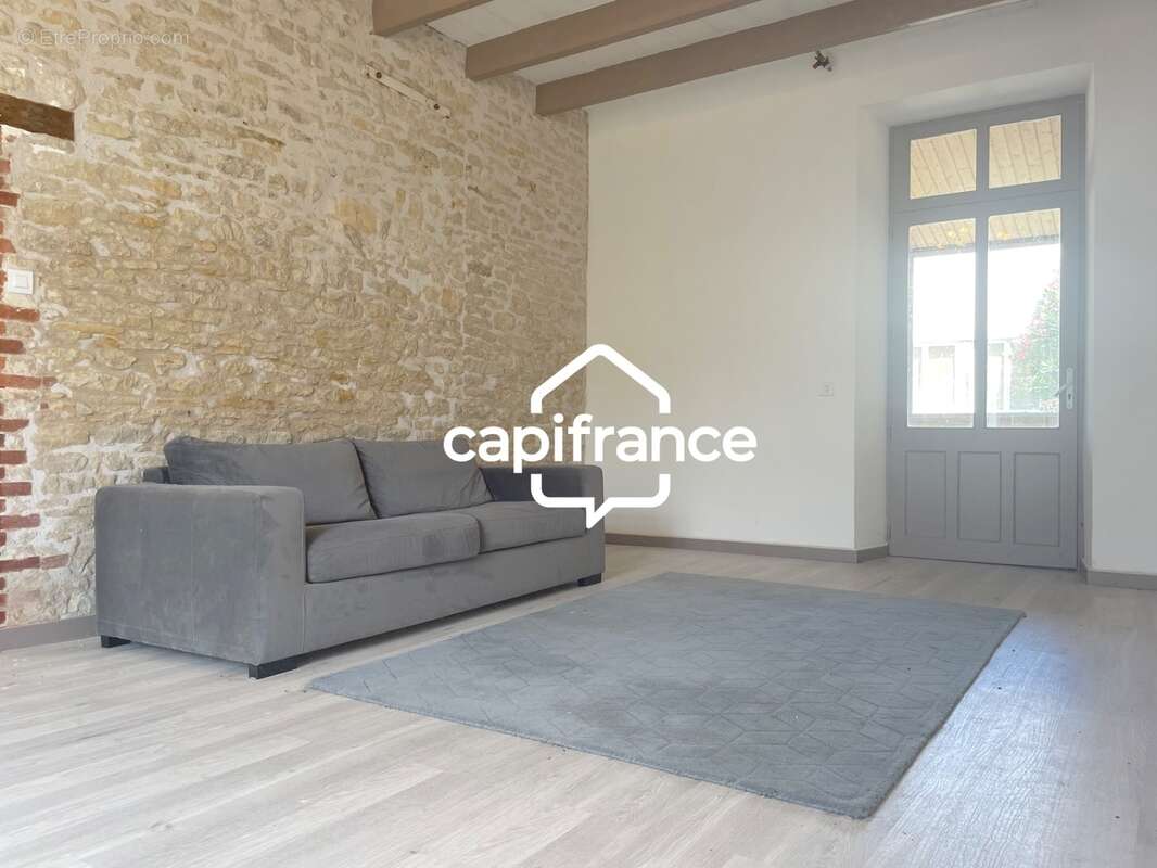 Ensemble immobilier mixte aux grands espaces : habitation & activité commerciale à Sainte-Radégonde-des-Noyers en VENDEE (85) - photo 6