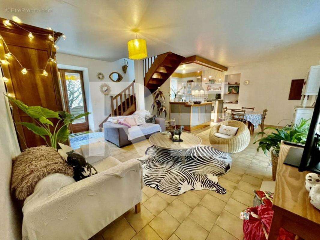 Maison à GOUDARGUES