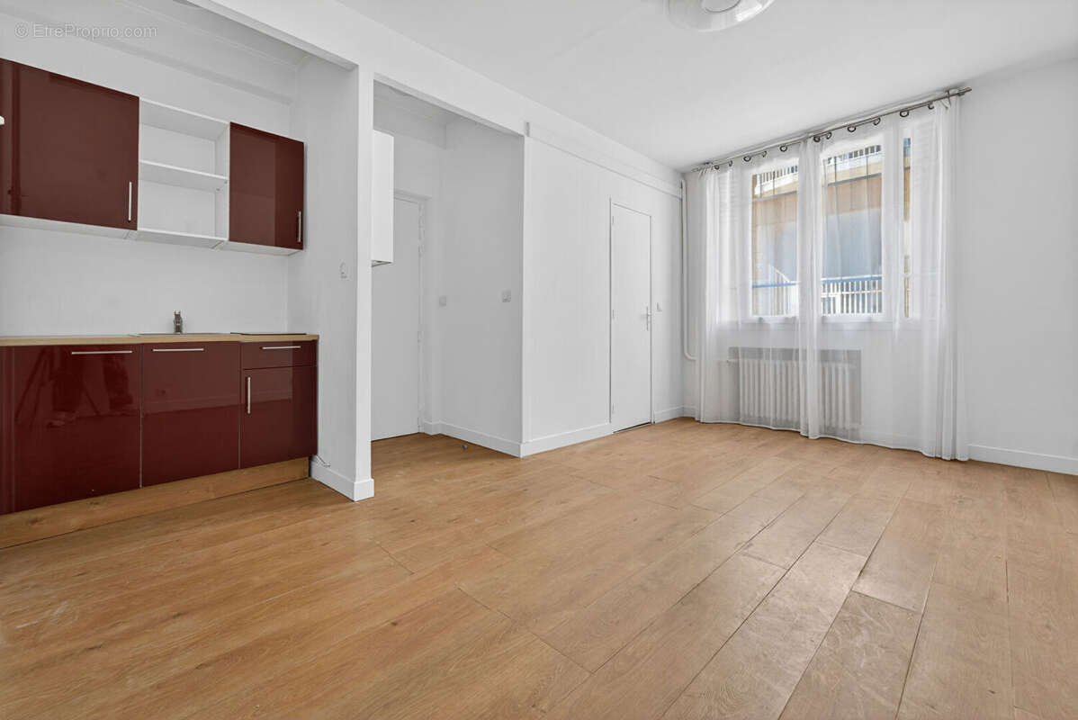 Appartement à PARIS-20E