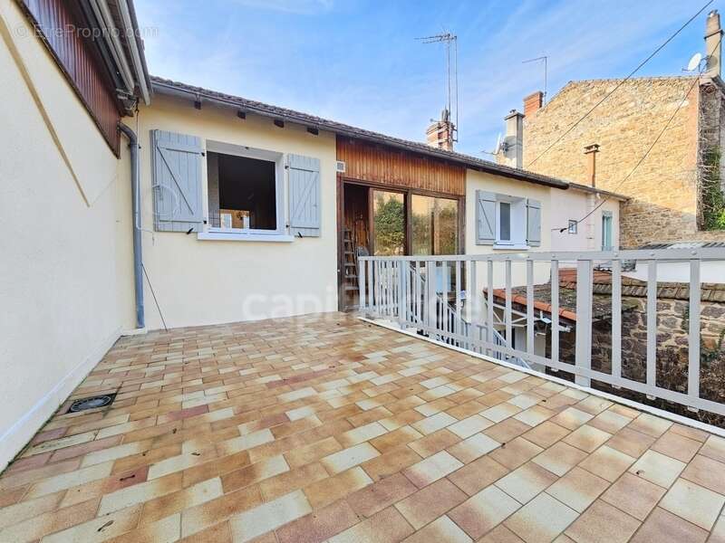 Maison à PANISSIERES