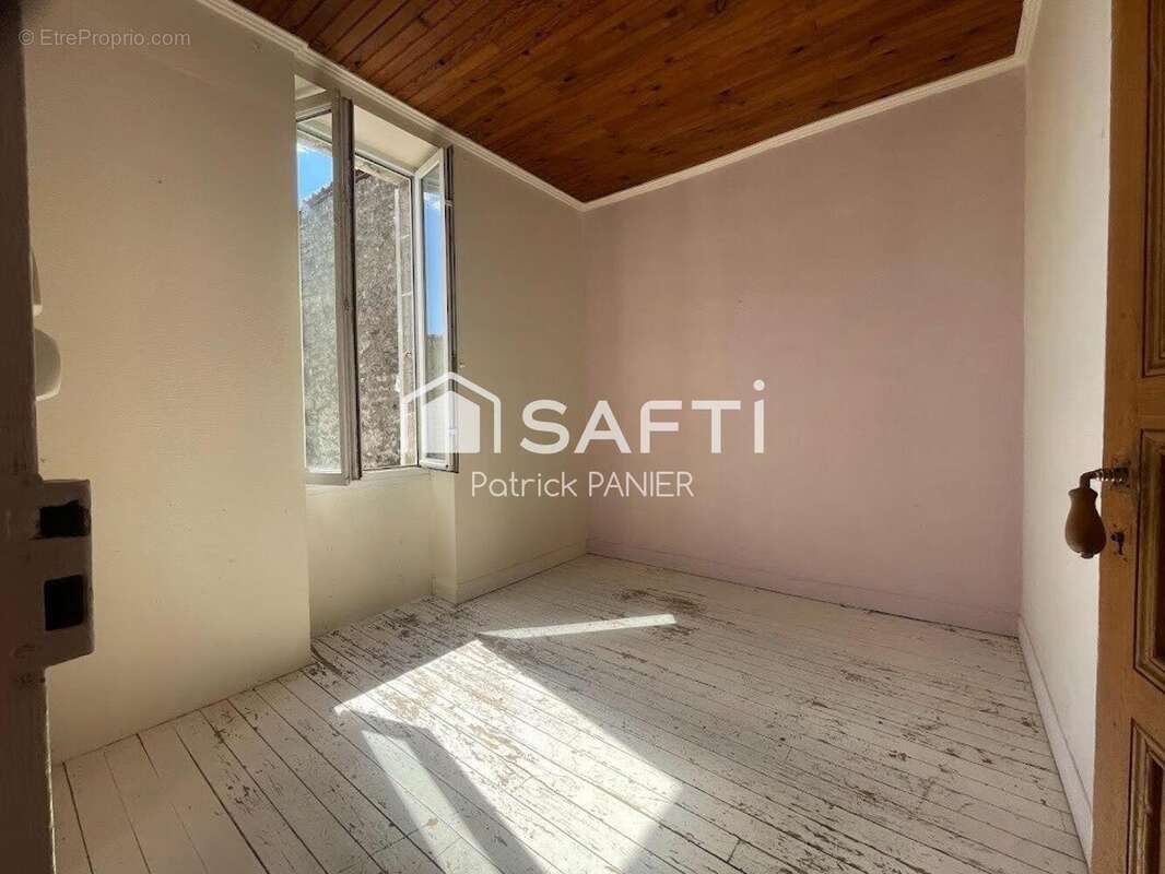 Maison 227 m² à Aulnay  - photo 8