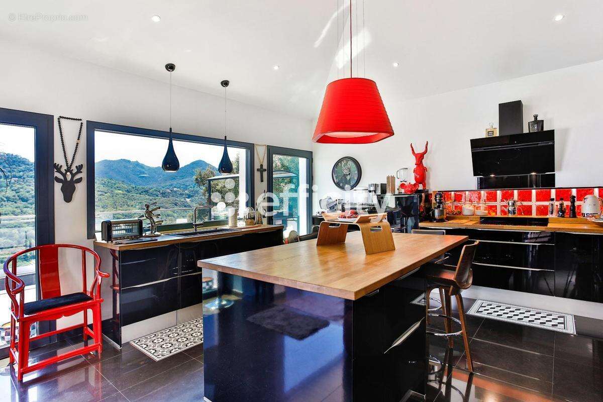 Maison à LES ADRETS-DE-L'ESTEREL