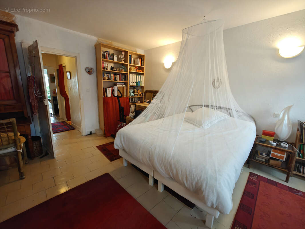 Appartement à ALAIGNE