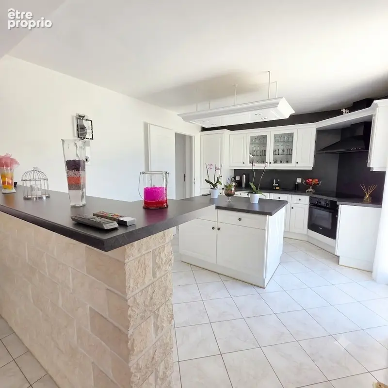 MAUREPAS VILLAGE Maison individuelle  7 pièce(s) 175 m2 - photo 5