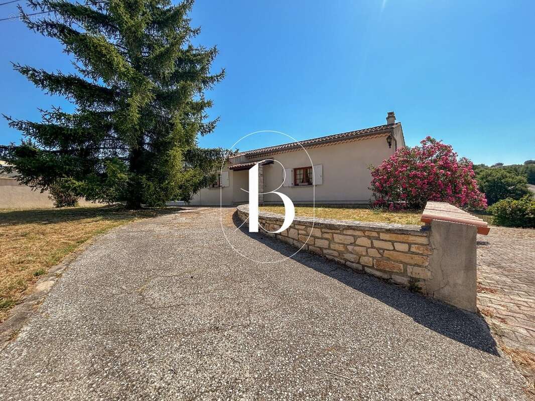 Maison à BARJAC
