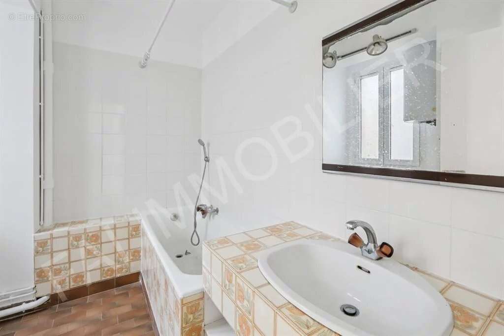 Appartement à PARIS-8E