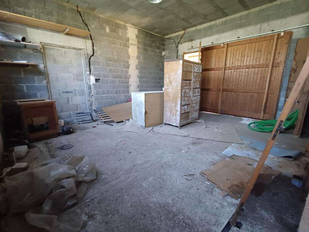 Parking à SAINT-PIERRE-D&#039;ENTREMONT