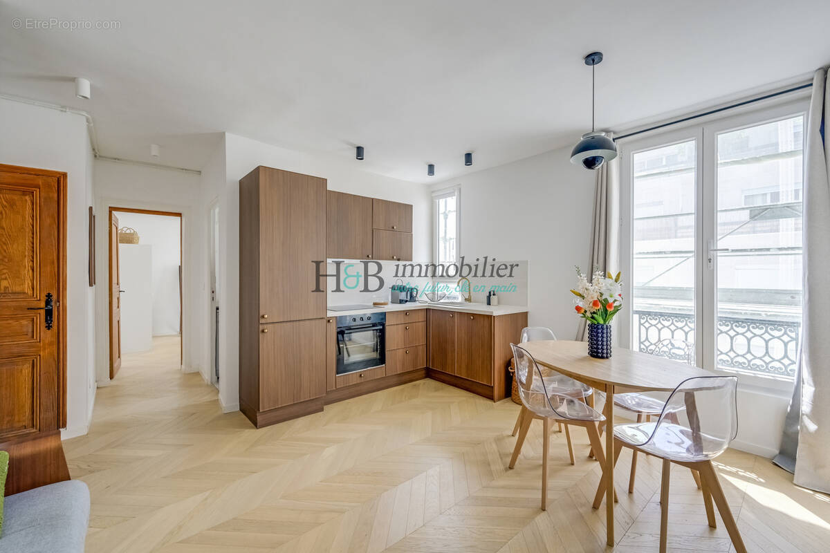 Appartement à PARIS-11E