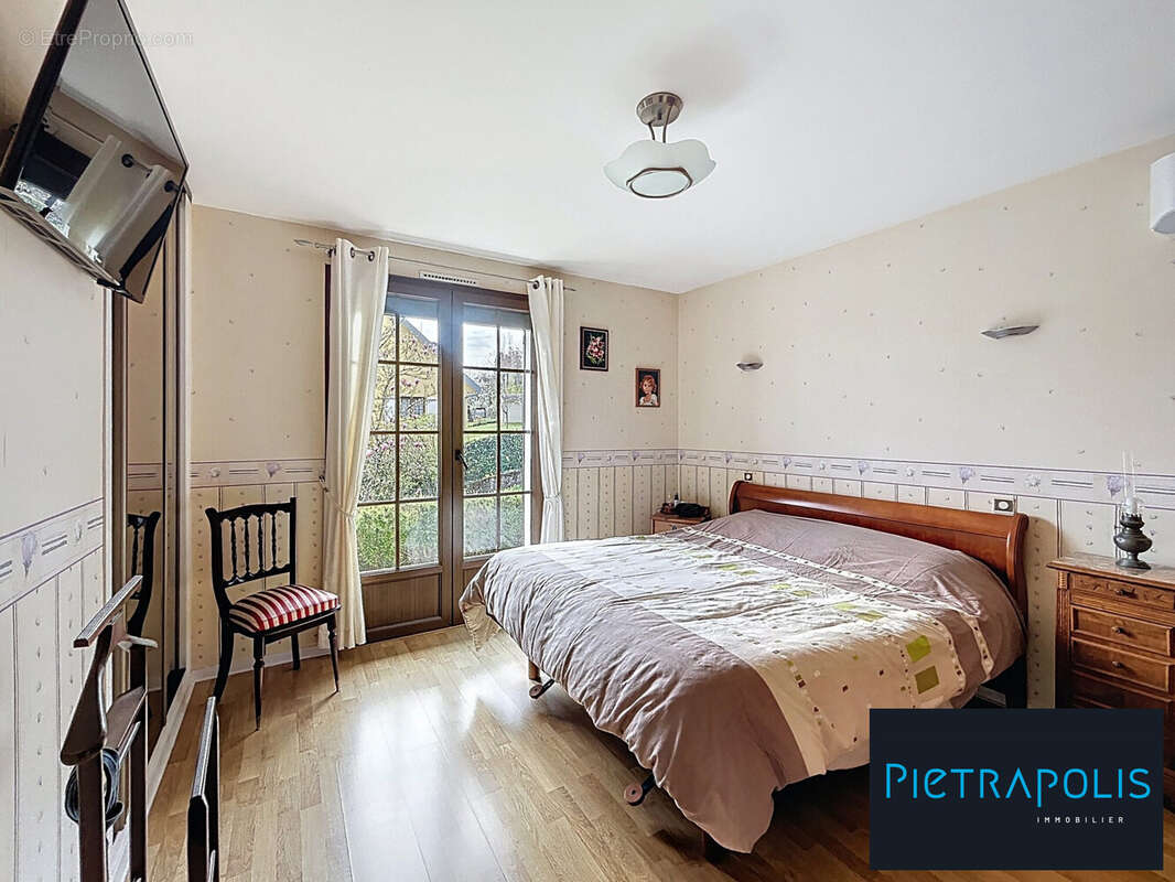 Maison 145 m² à Malain  - photo 9