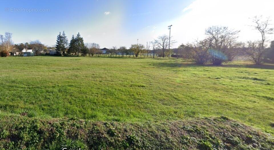 Terrain à LA CROIX-EN-TOURAINE