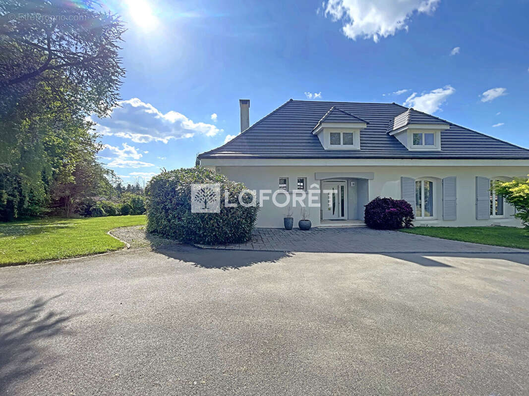 Maison à LA FOUILLOUSE