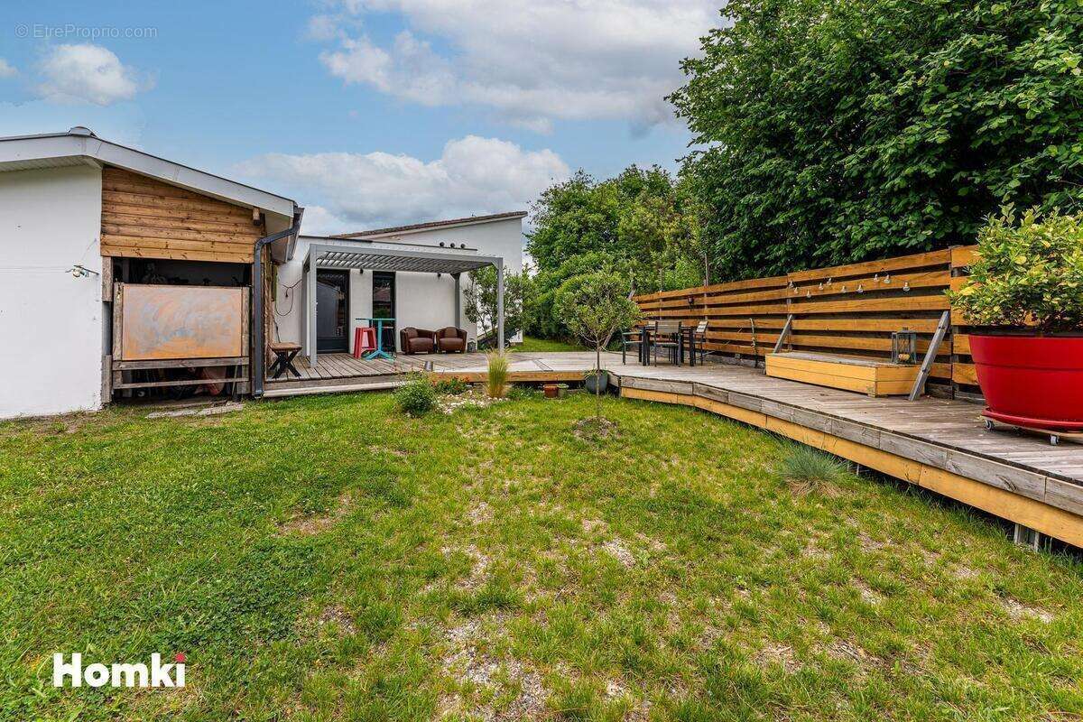 Maison à PARENTIS-EN-BORN