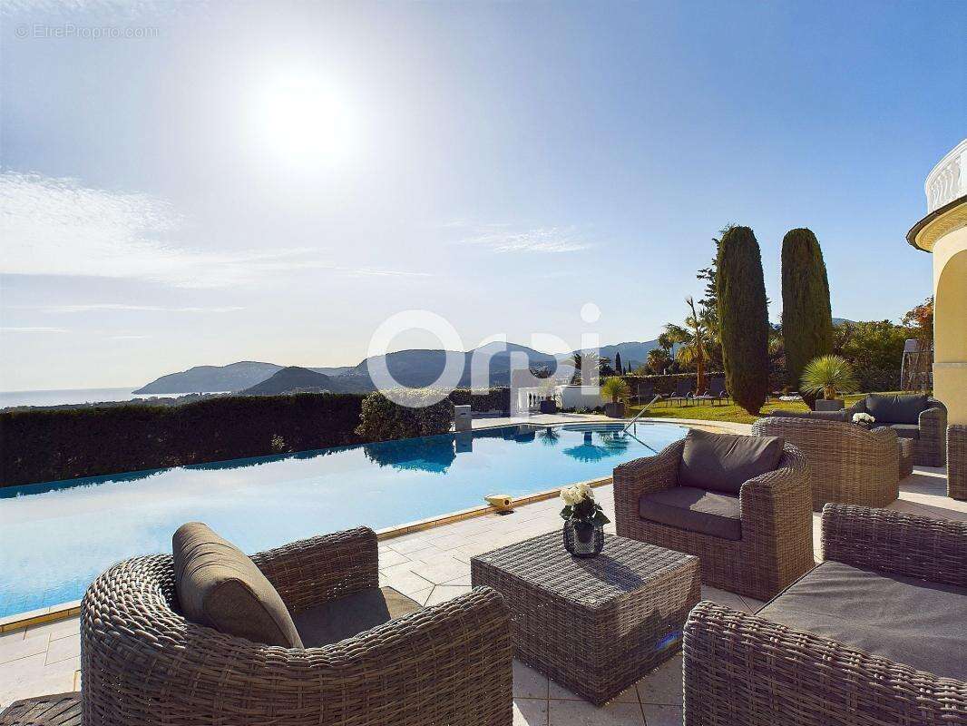 Maison à MANDELIEU-LA-NAPOULE