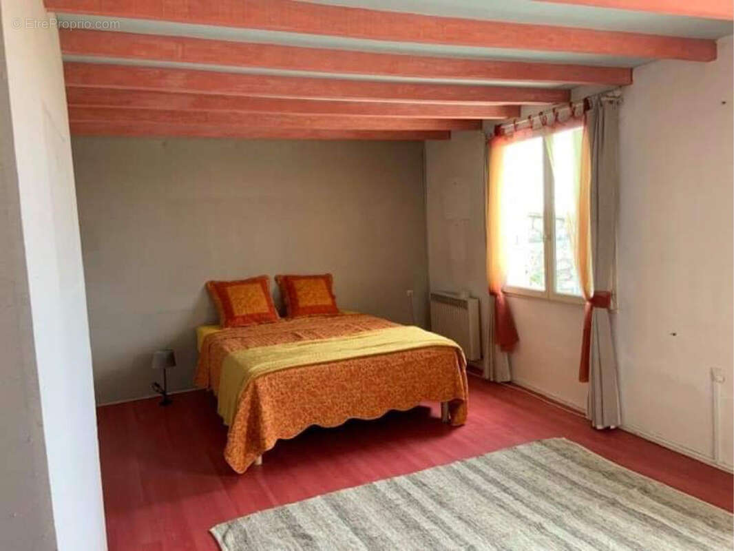 Maison à LA GARDE-ADHEMAR